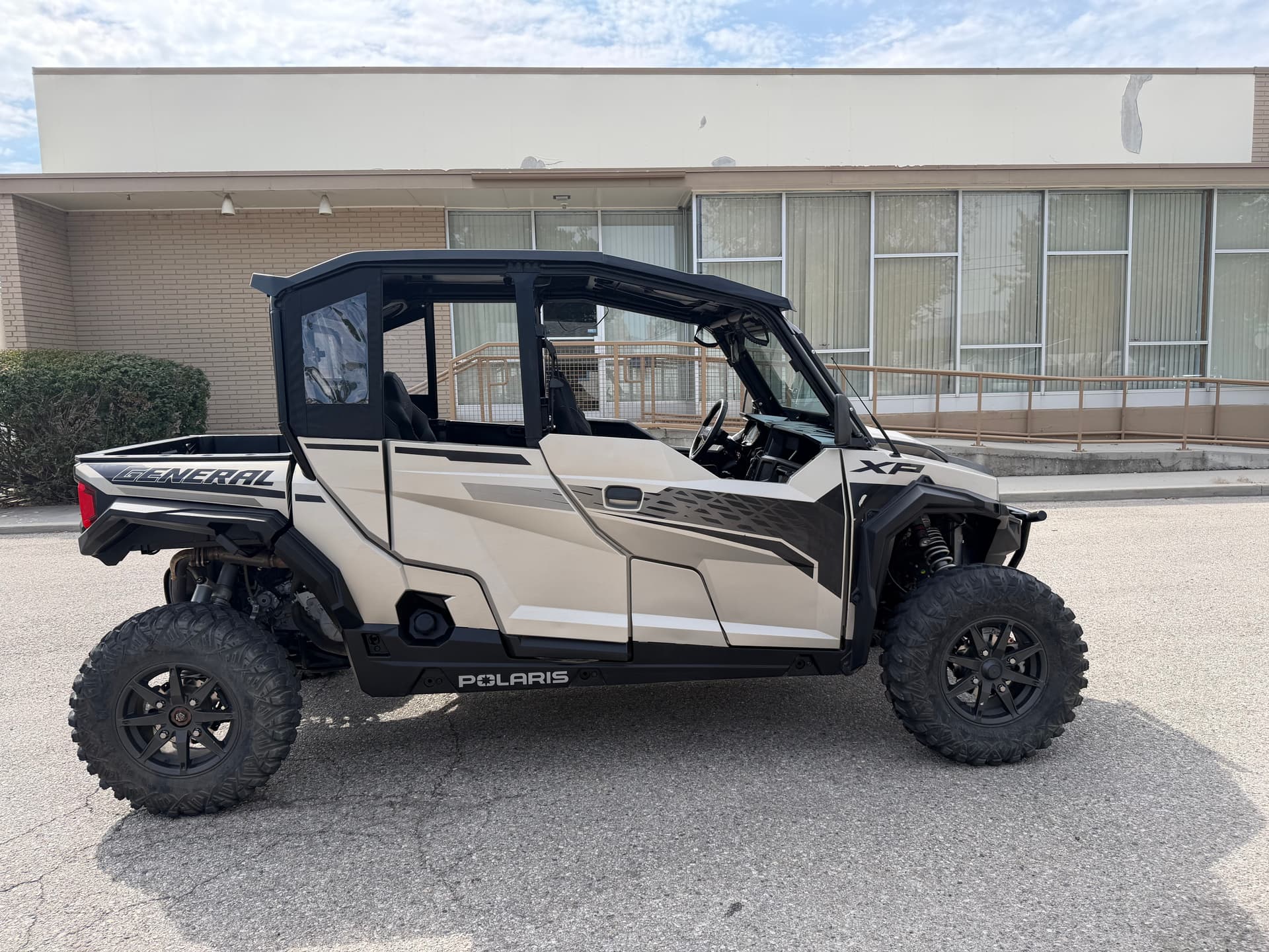 2024 POLARIS XP 4 1000 ULTIMATE ENCLOSURE - FINANCE
